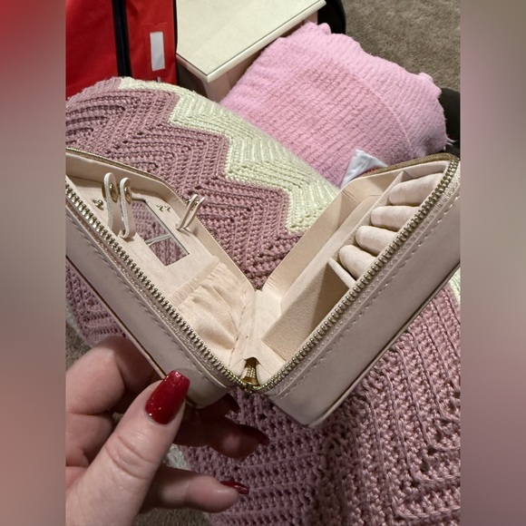 Jewelry organizer - Picture 3 of 3